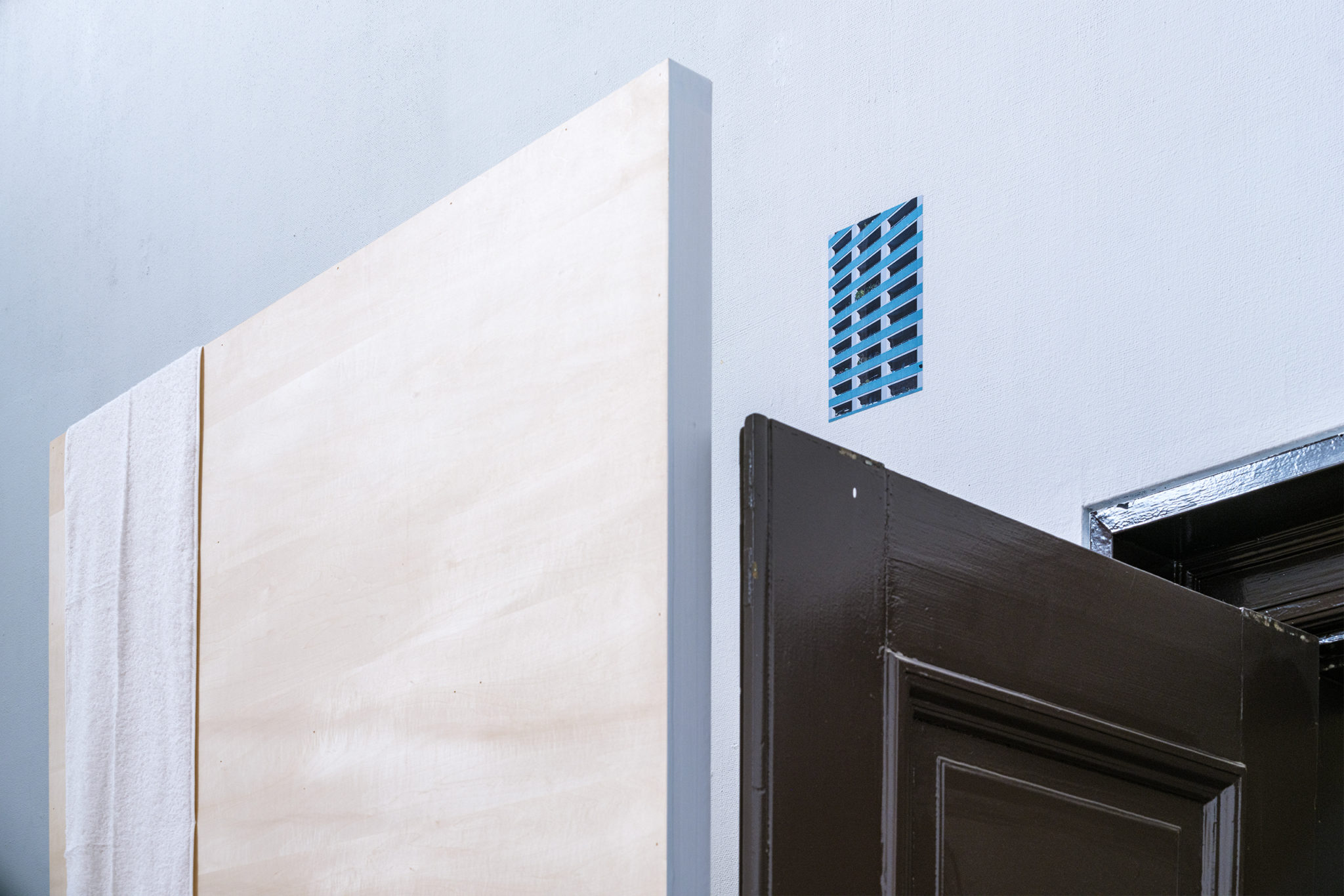 〈共に在ること〉を前提とした〈関係としての場所〉