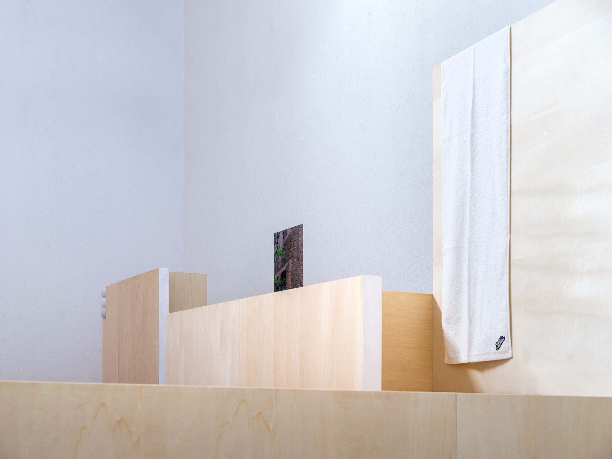 〈共に在ること〉を前提とした〈関係としての場所〉